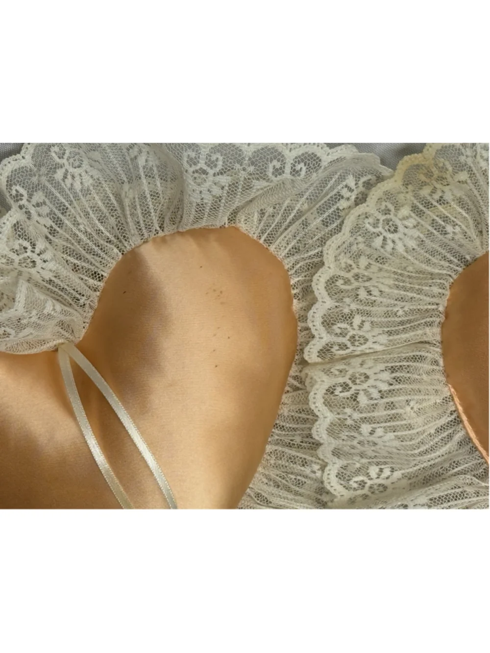 Vintage Peach Satin Heart w Lace Over Lay Pink Ribbon and Pearls CUTE (READ)
